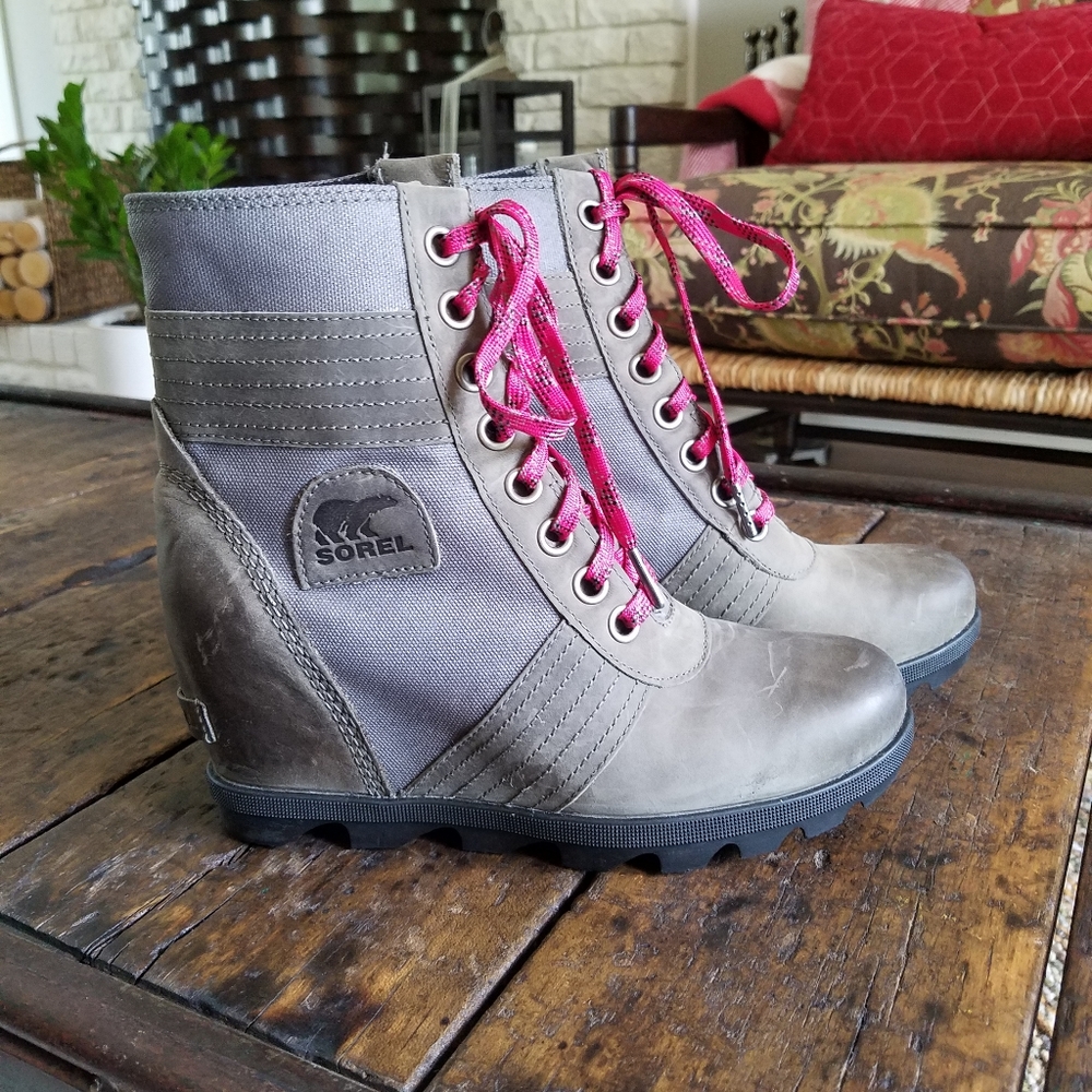 Sorel Lexie Wedge - Size 8/8.5